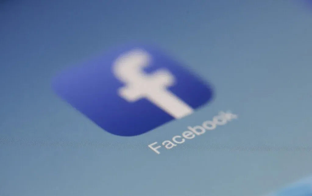 publikowanie treści na Facebooku